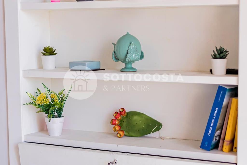 Contemporary Flat - *